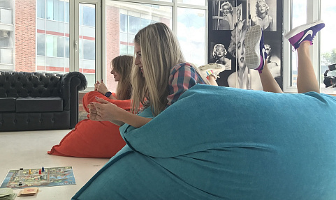 На кресло-матрас Рафт удобно лежать и сидеть